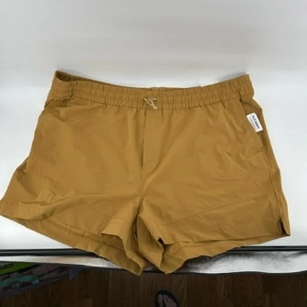 2 Old Navy Mens 4X StretchTech‎ High Rise Go-H2O 4-Way Stretch Shorts Brown Red